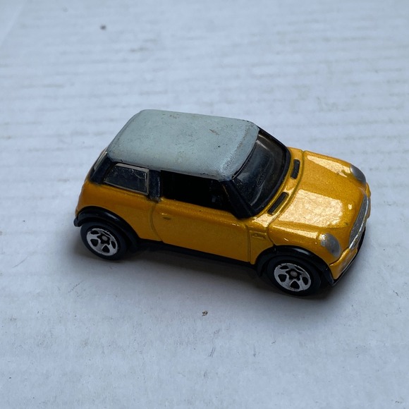 Hot Wheels Mini Cooper 2001 Diecast‎ Car Yellow Gray Toy Vehicle - Picture 1 of 3